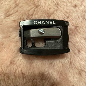 CHANEL eyeliner & lip liner sharpener
